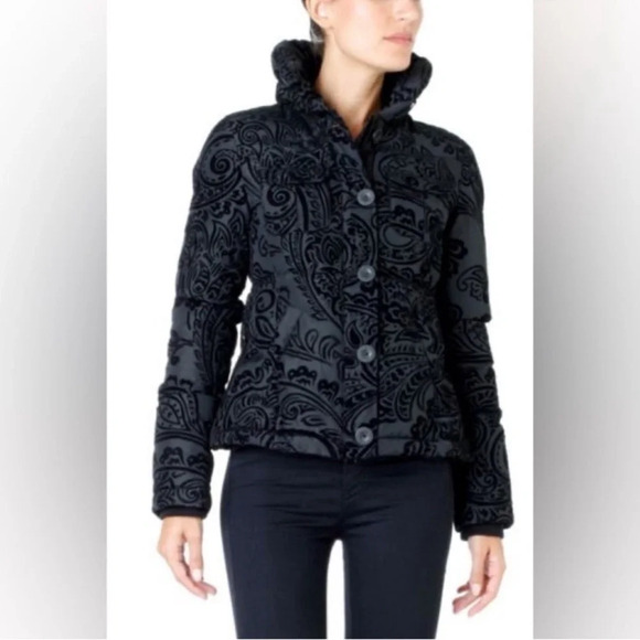 Desigual Medianoche Flocked Velvet NWT,
Puffer Jacket size small - Picture 16 of 16
